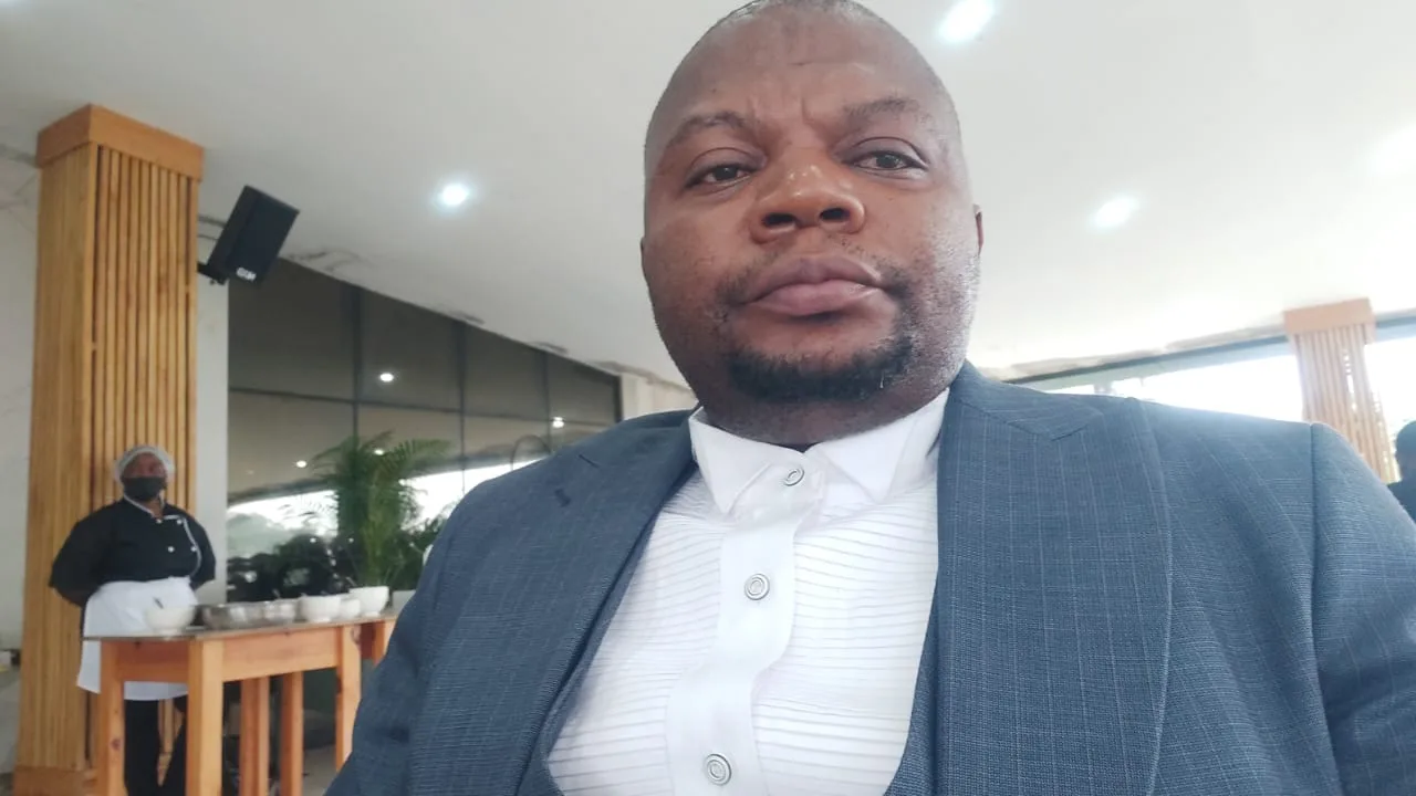 Barrister Ndohmunang works extensively with the UN Refugee Agency (UNHCR) and Research and Advocacy for Gender Justice (RAGJ), providing legal defense and assistance to vulnerable persons forced to flee their homes.